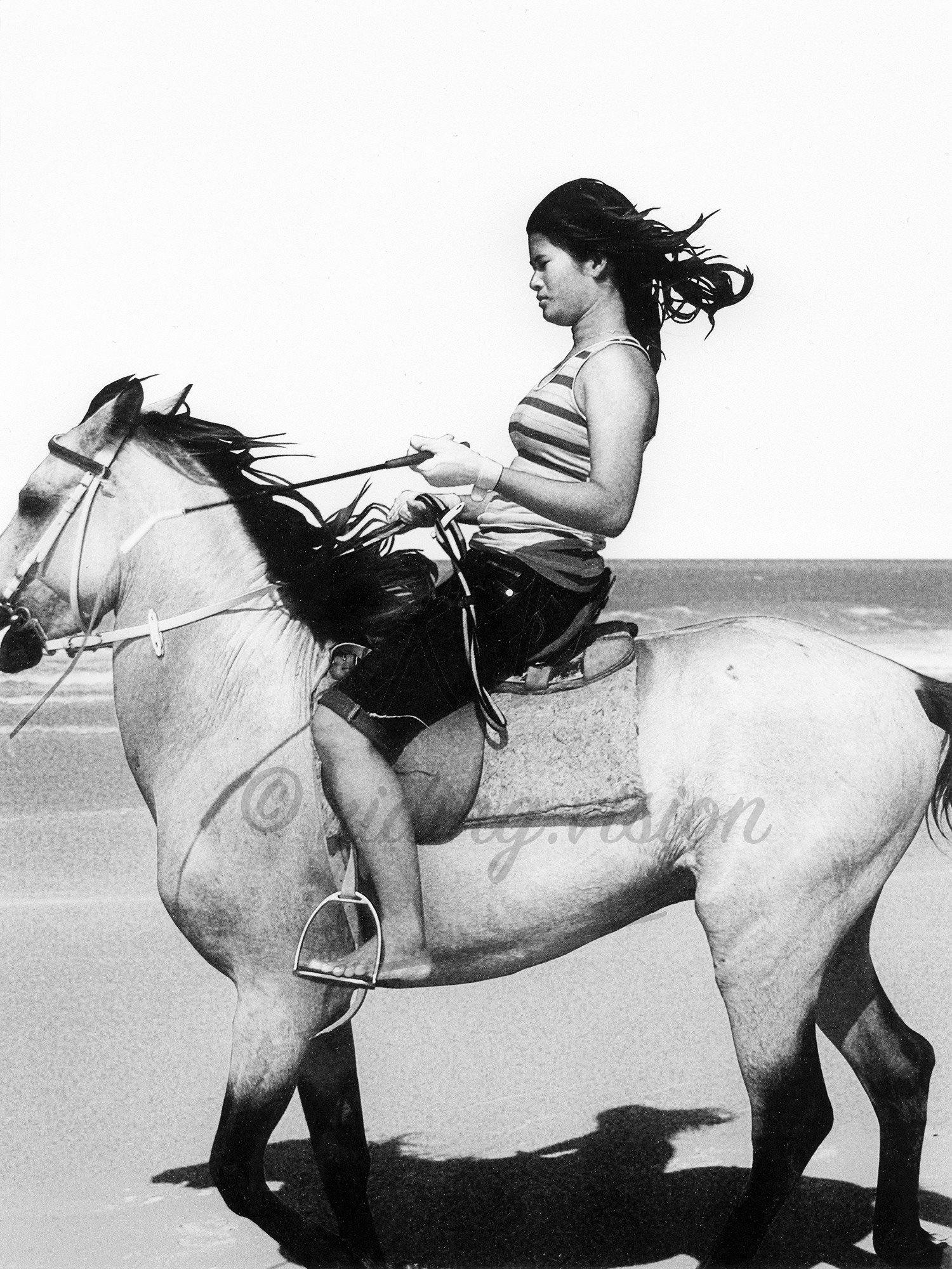 Distant Riders 1 - Riding.Vision